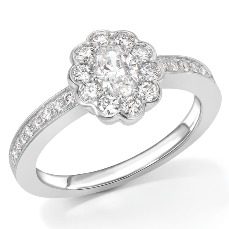 Oval diamond cluster ring